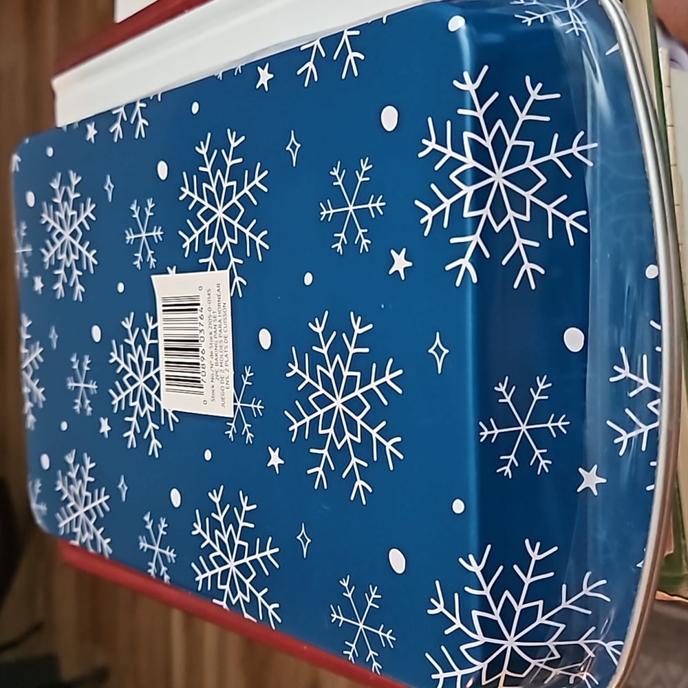 Wilton Christmas Snowflake Bake + Bring 2 Pack Baking Pans